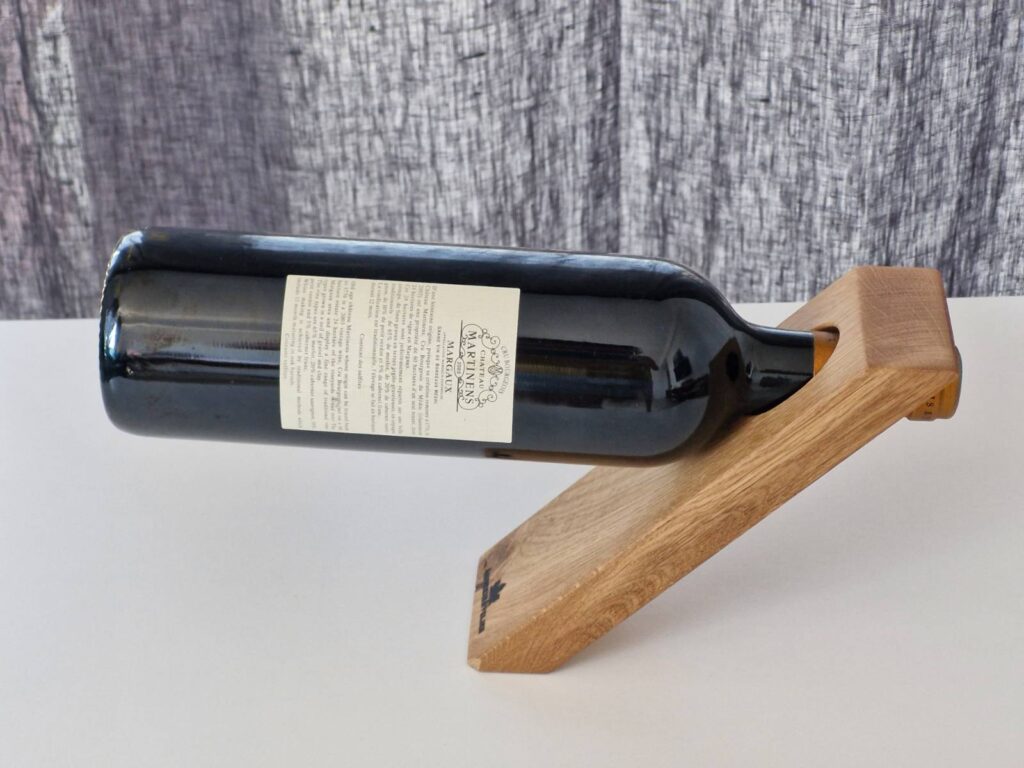 accesoriu lemn pentru sticla de vin